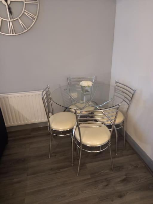 בלפסט Modern 2-Bedroom City Apartment With Free Parking מראה חיצוני תמונה