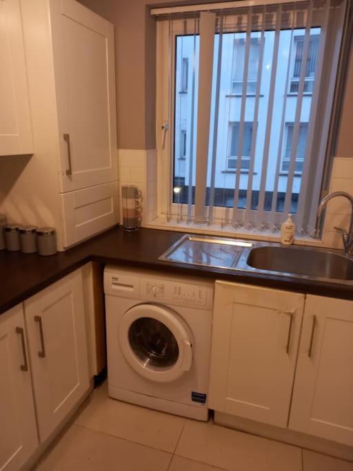 בלפסט Modern 2-Bedroom City Apartment With Free Parking מראה חיצוני תמונה