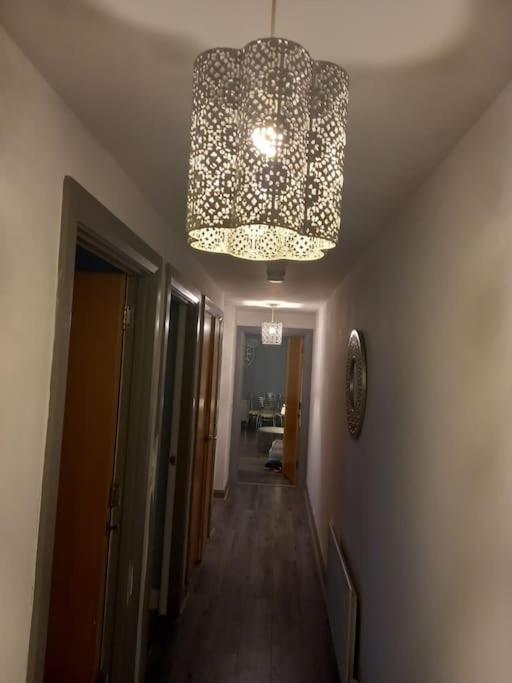 בלפסט Modern 2-Bedroom City Apartment With Free Parking מראה חיצוני תמונה