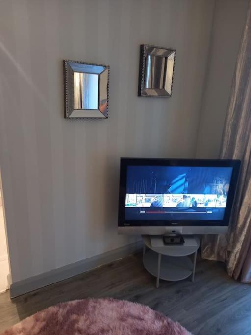 בלפסט Modern 2-Bedroom City Apartment With Free Parking מראה חיצוני תמונה